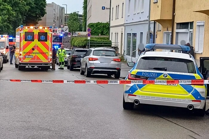 У Німеччині чоловік в’їхав у натовп, серед постраждалих – його дружина та донька 