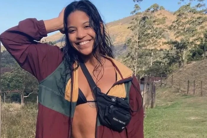 Touristin überlebte nach dem Sturz in den Krater eines aktiven Vulkans in Indonesien