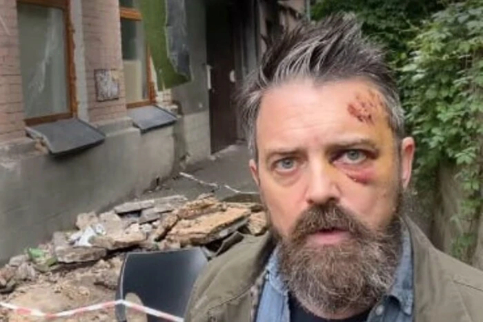 Amerikaner fiel mit Balkon in Kiew (Video)