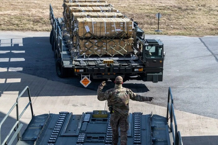 Analitycy ISW ocenili, jakie konsekwencje dla Ukrainy będzie miało wstrzymanie dostaw broni z USA