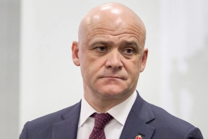Mer Odessy brutalnie odpowiedział wojskowemu na pytanie o pomnik Puszkina