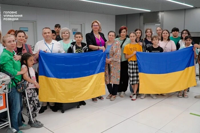 Україна евакуювала десятки своїх громадян з Ірану