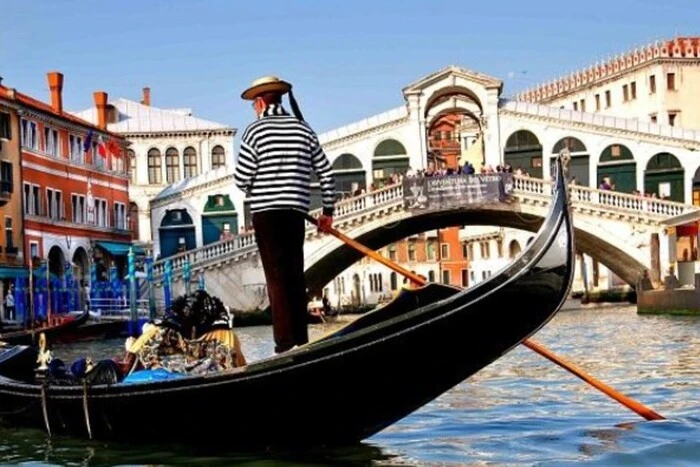 Venice, tourist tax, travelers