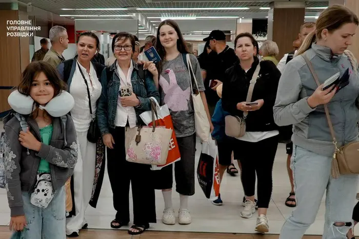 ГУР и МИД эвакуировали 133 украинца из Израиля (фото)