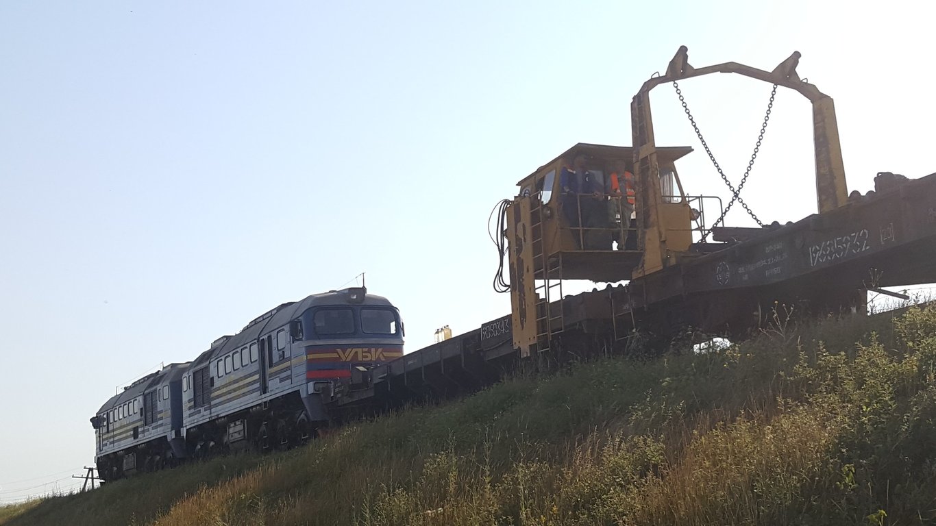 Українські потяги допомагають лагодити дорогу до Молдови — деталі