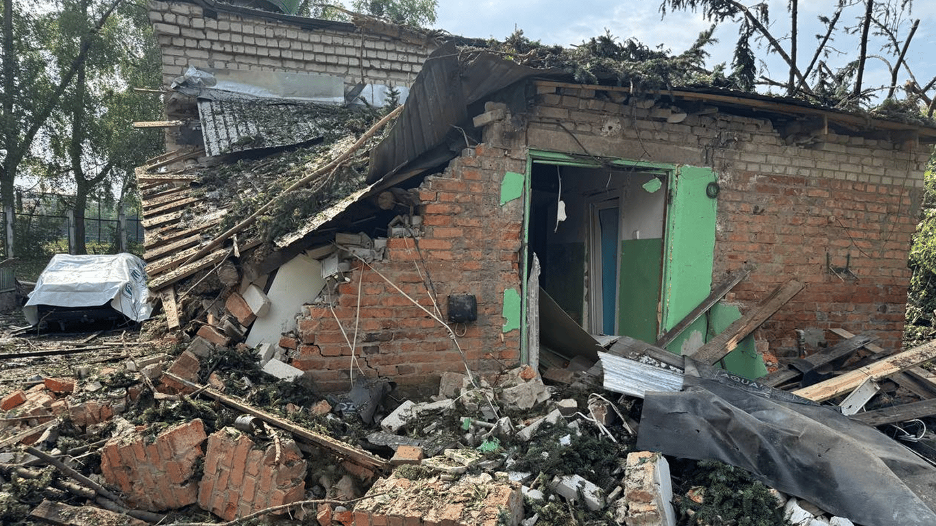 Росіяни атакували Київський район Харкова — фото наслідків