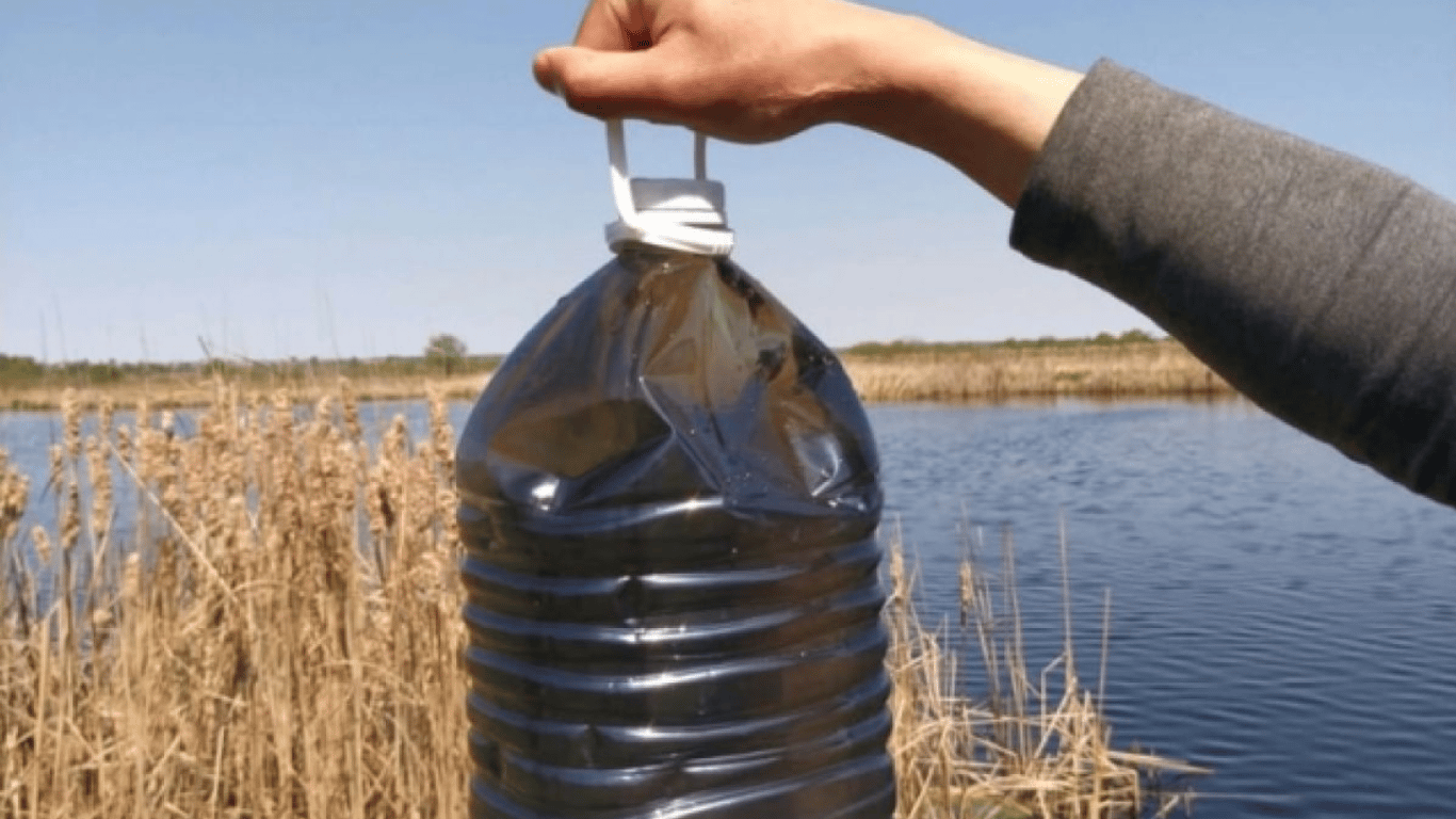 In the regional center of the Russian Federation, people are complaining about purple water