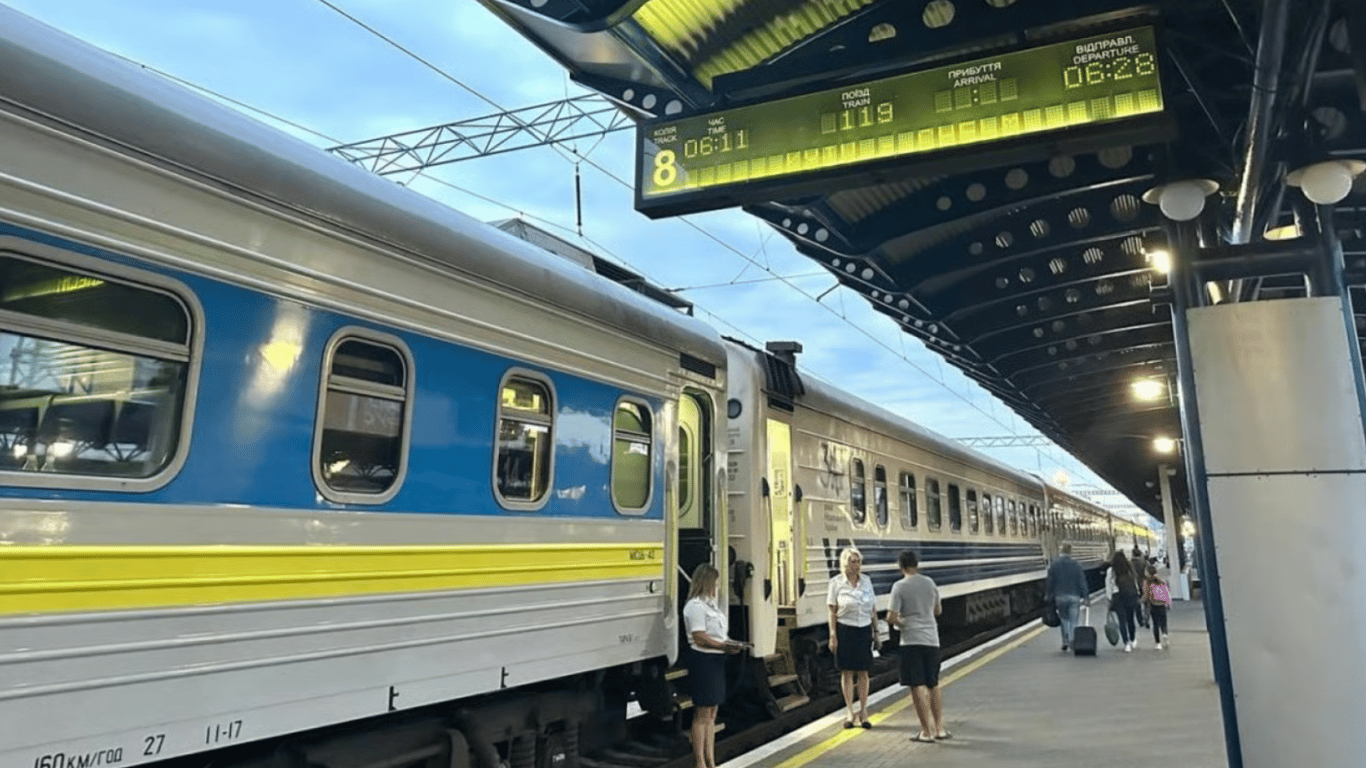 Укрзалізниця додала ще один потяг зі столиці — куди прямуватиме