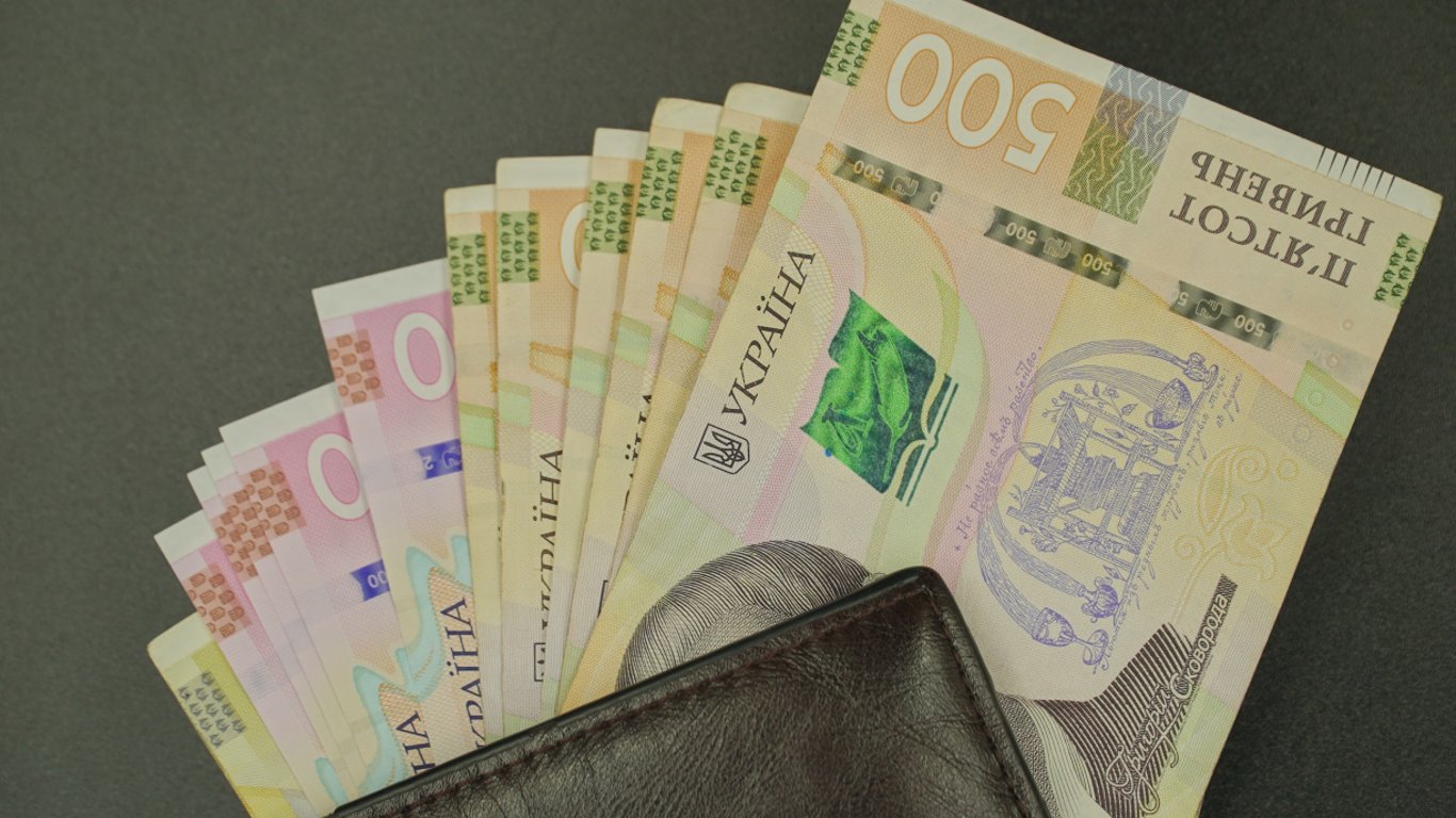Ежемесячная доплата учителям 1300 грн — почему не все получили