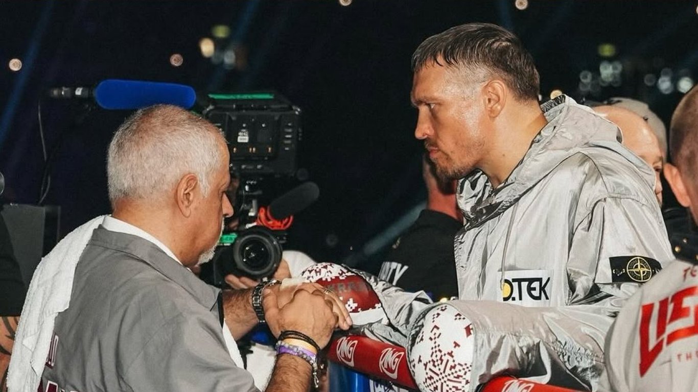 Shevchenko took the belt from Usyk and explained his actions